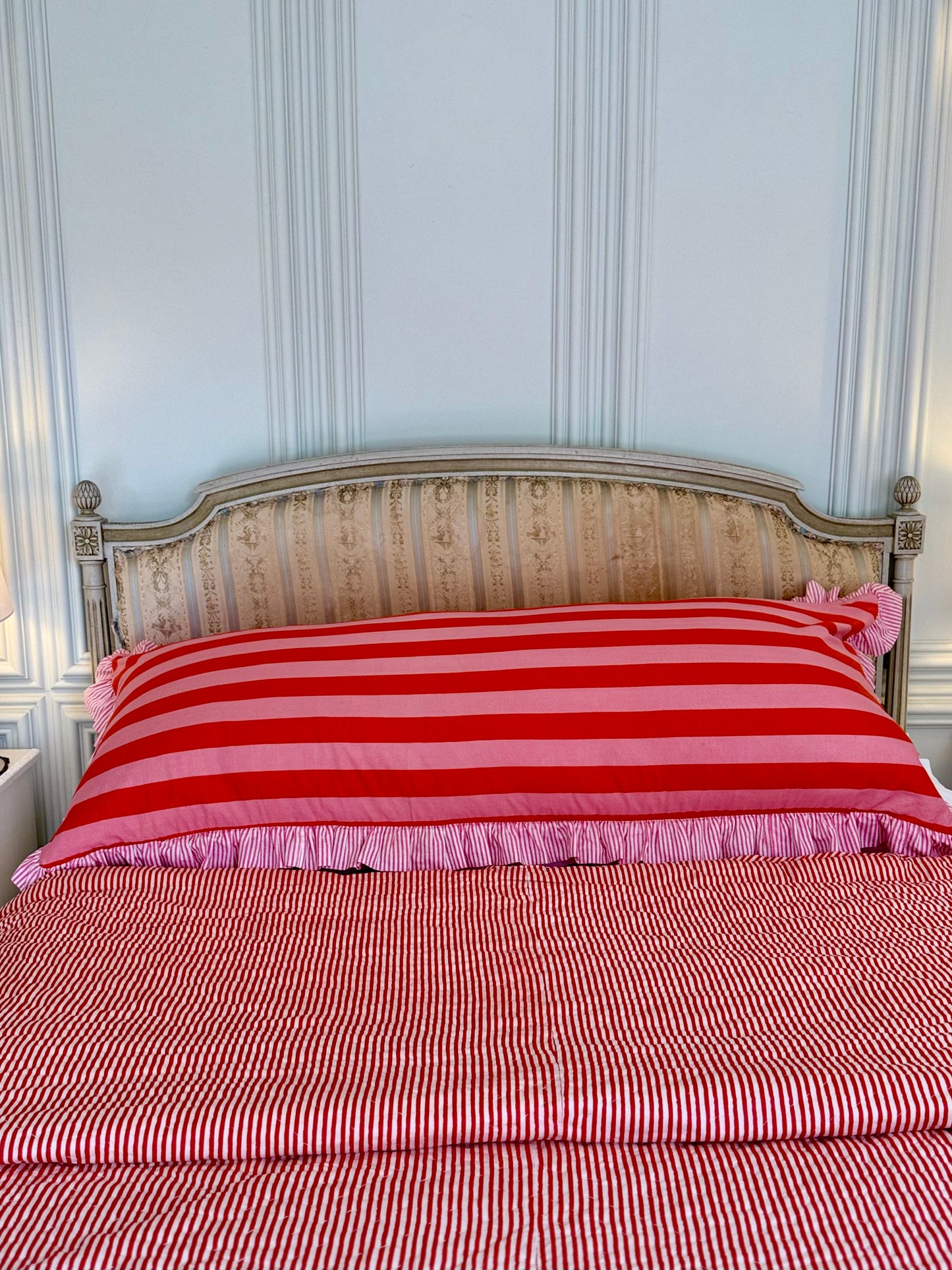 Cotton cushion striped with frill