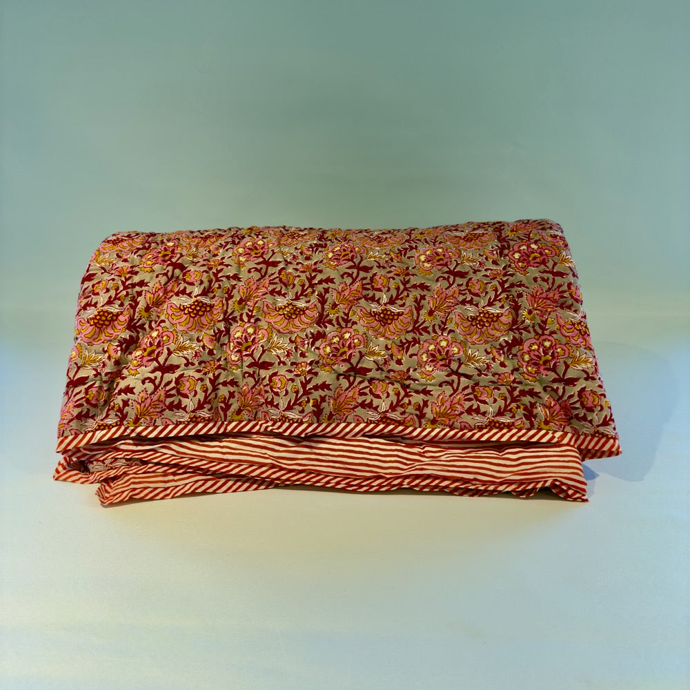 Floral and stripe double quilt - Red image 0