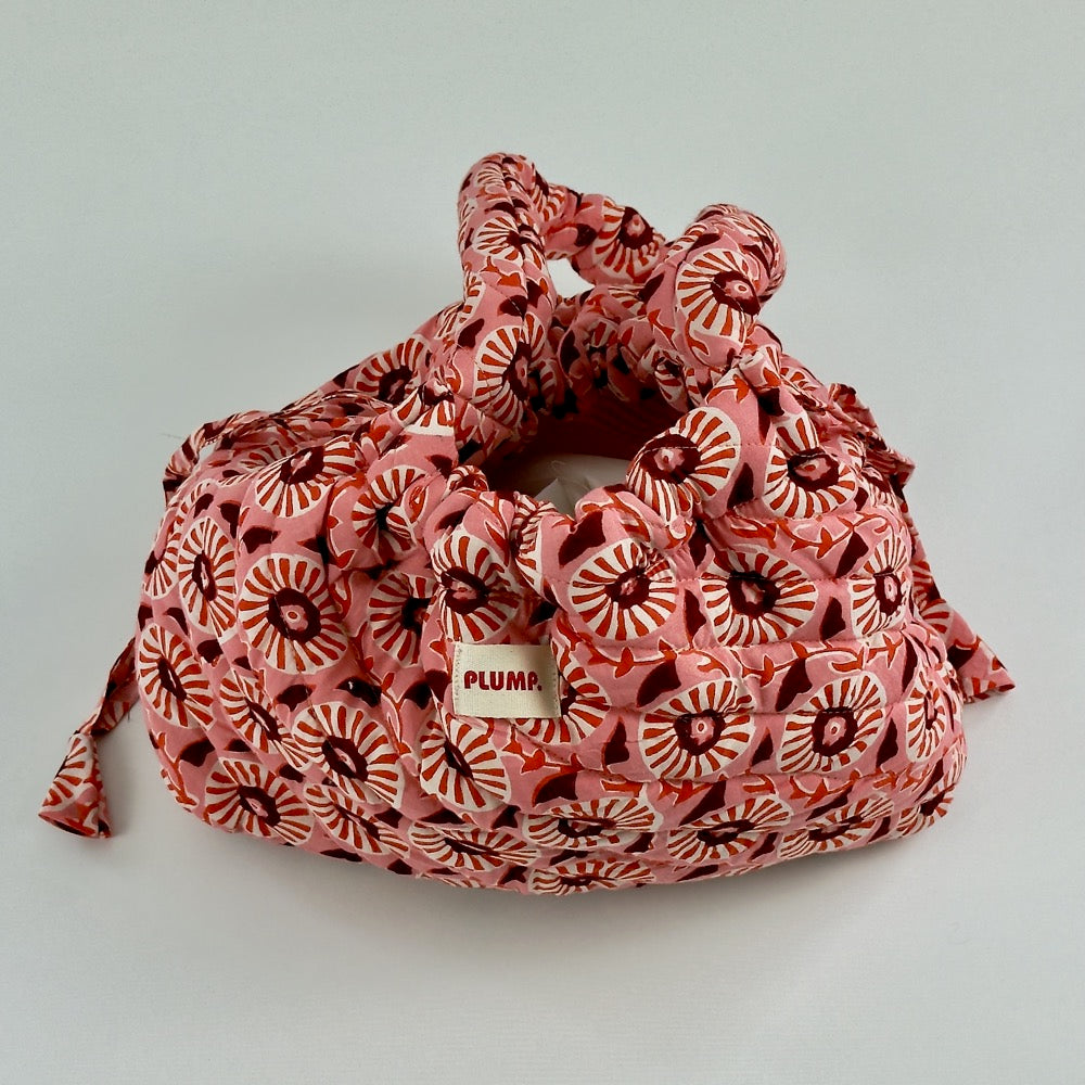 Quilted Plump wash bag - Red & pink image 4