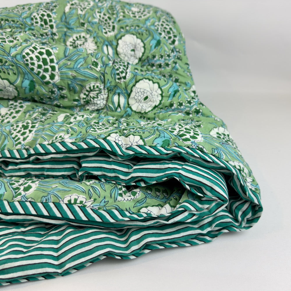 Floral and stripe double quilt - Green image 1
