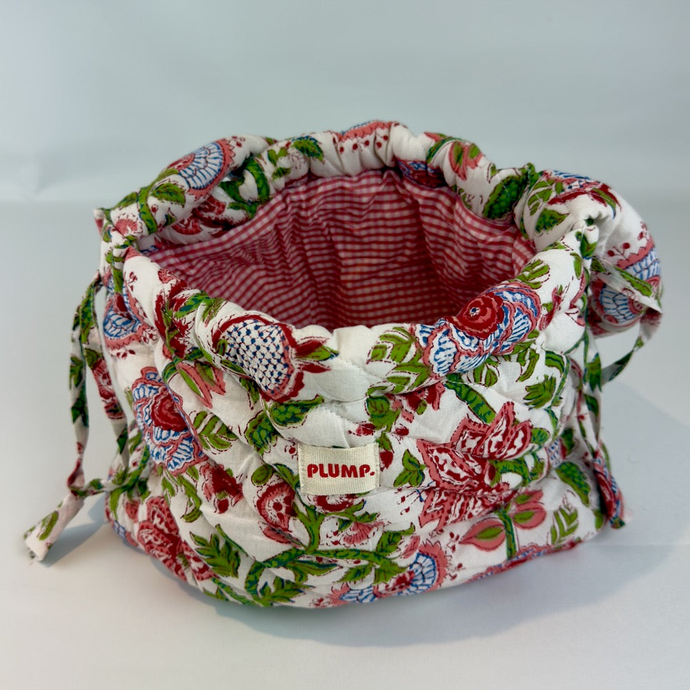 Quilted Plump wash bag - Red &amp;amp; pink image 0