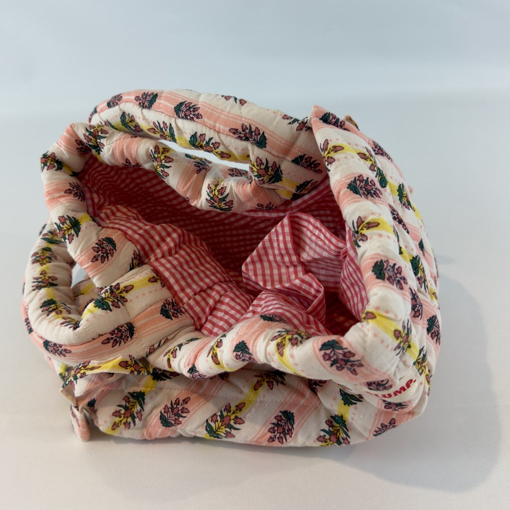 Quilted Plump wash bag - Red &amp; pink image 2