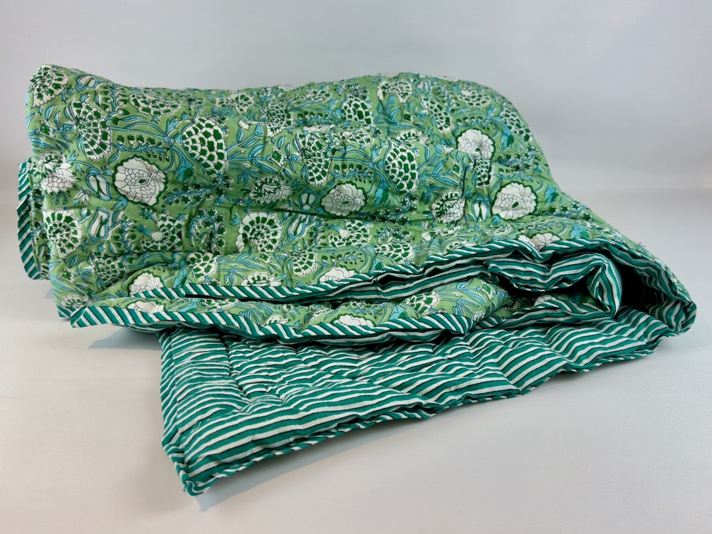 Floral and stripe double quilt - Green image 4