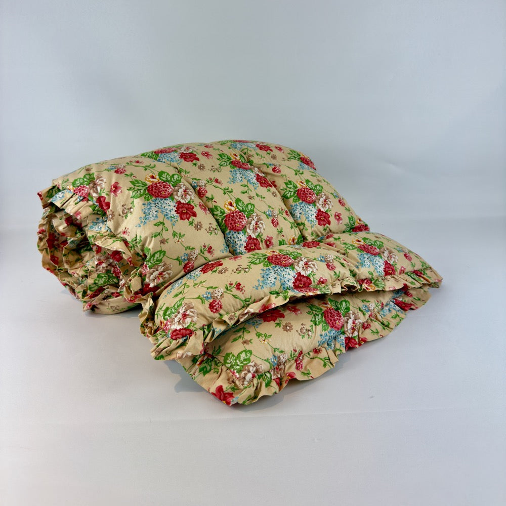 Quilted vintage eiderdown with floral pattern image 3