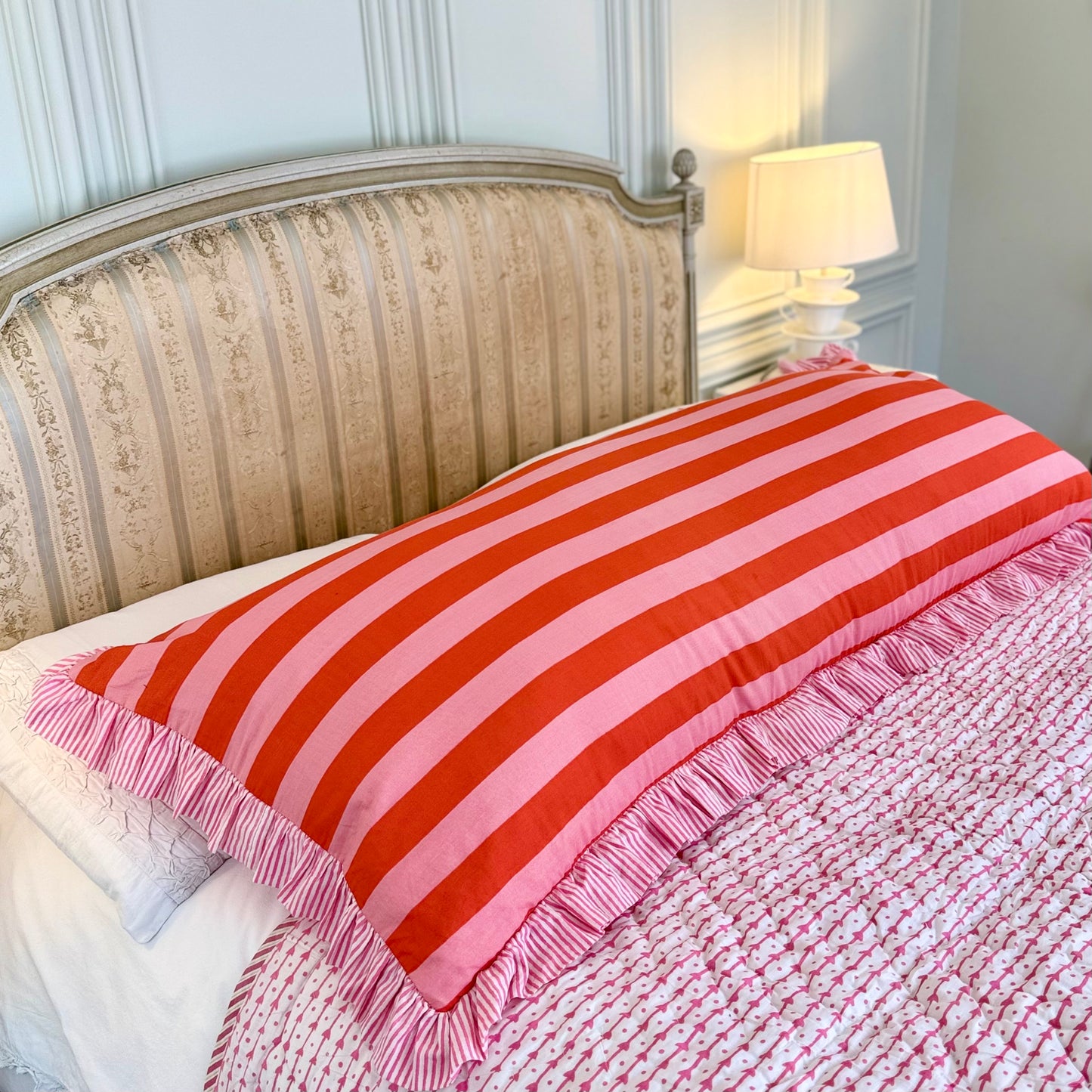 Cotton cushion striped with frill