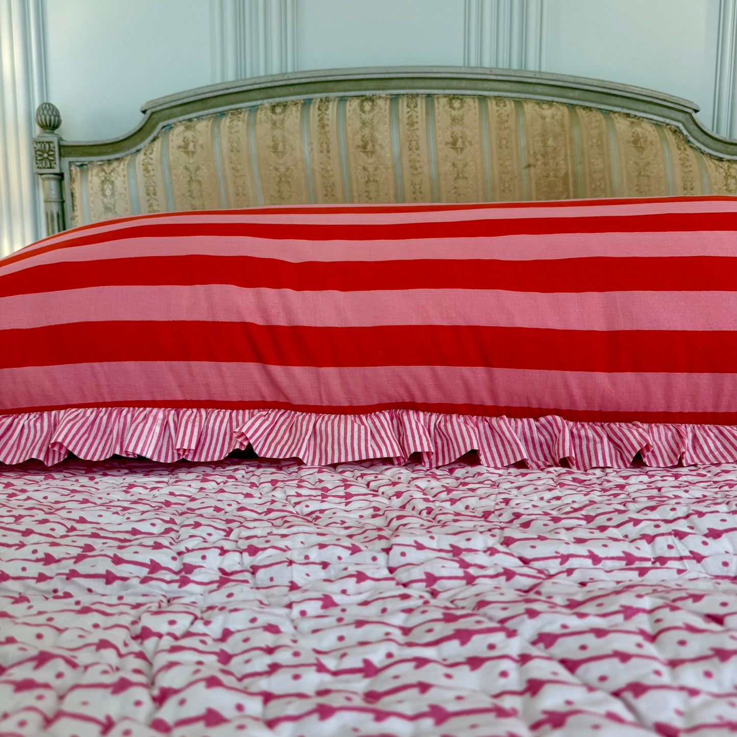 Cotton cushion striped with frill