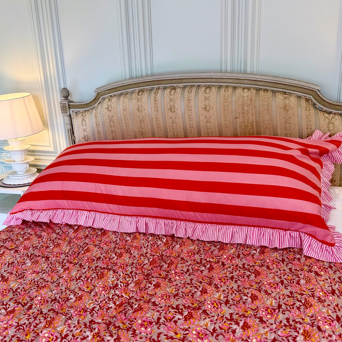 Cotton cushion striped with frill