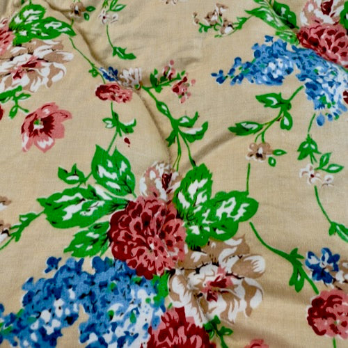 Quilted vintage eiderdown with floral pattern image 5