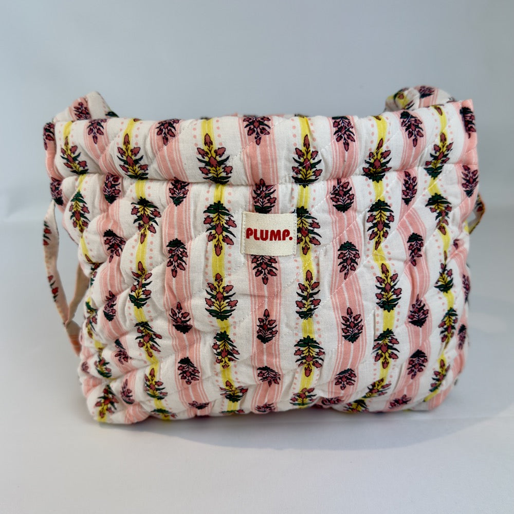 Quilted Plump wash bag - Red &amp; pink image 0